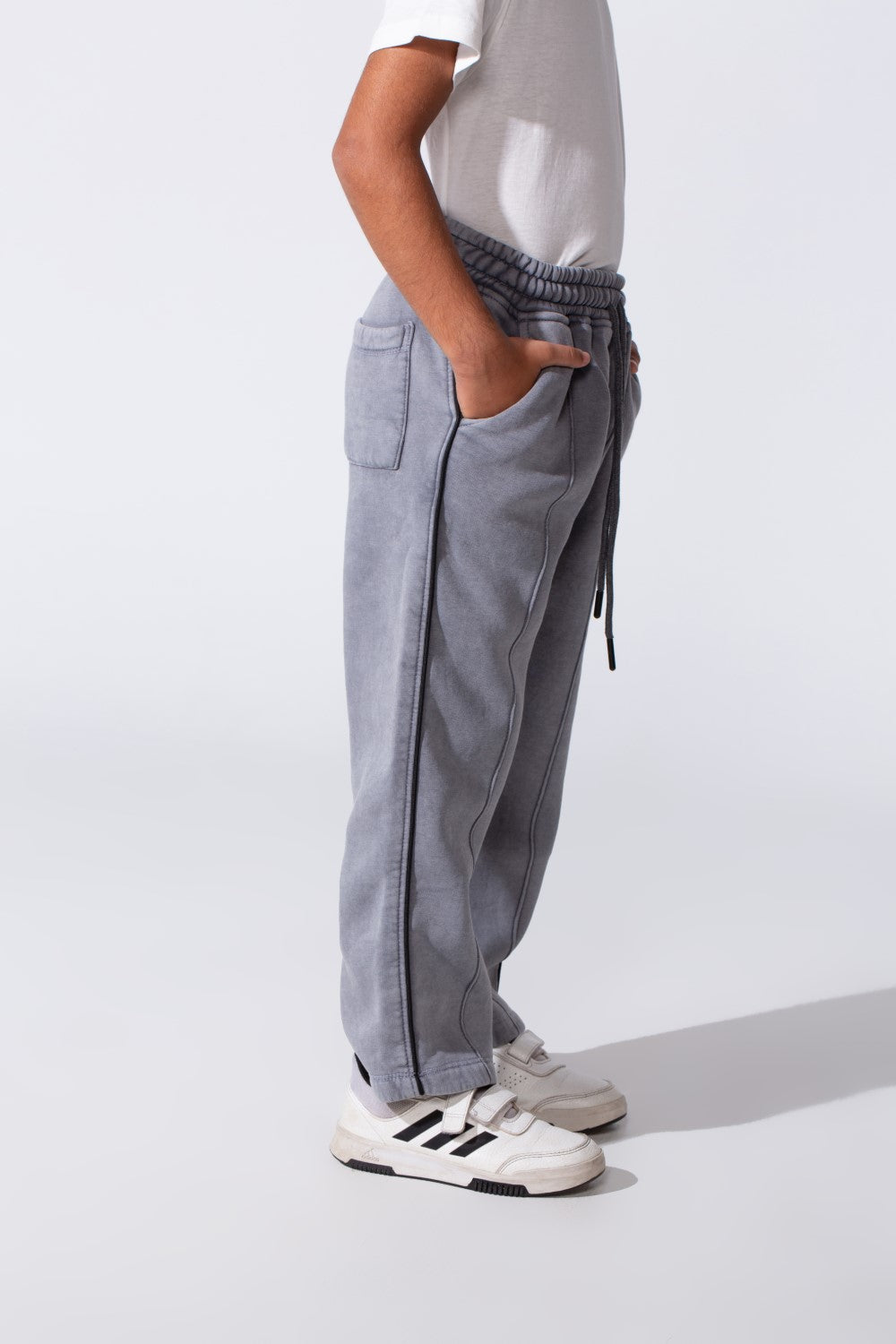 Boy's Side Pockets Sweatpants With A Waistband Elasticated Waist