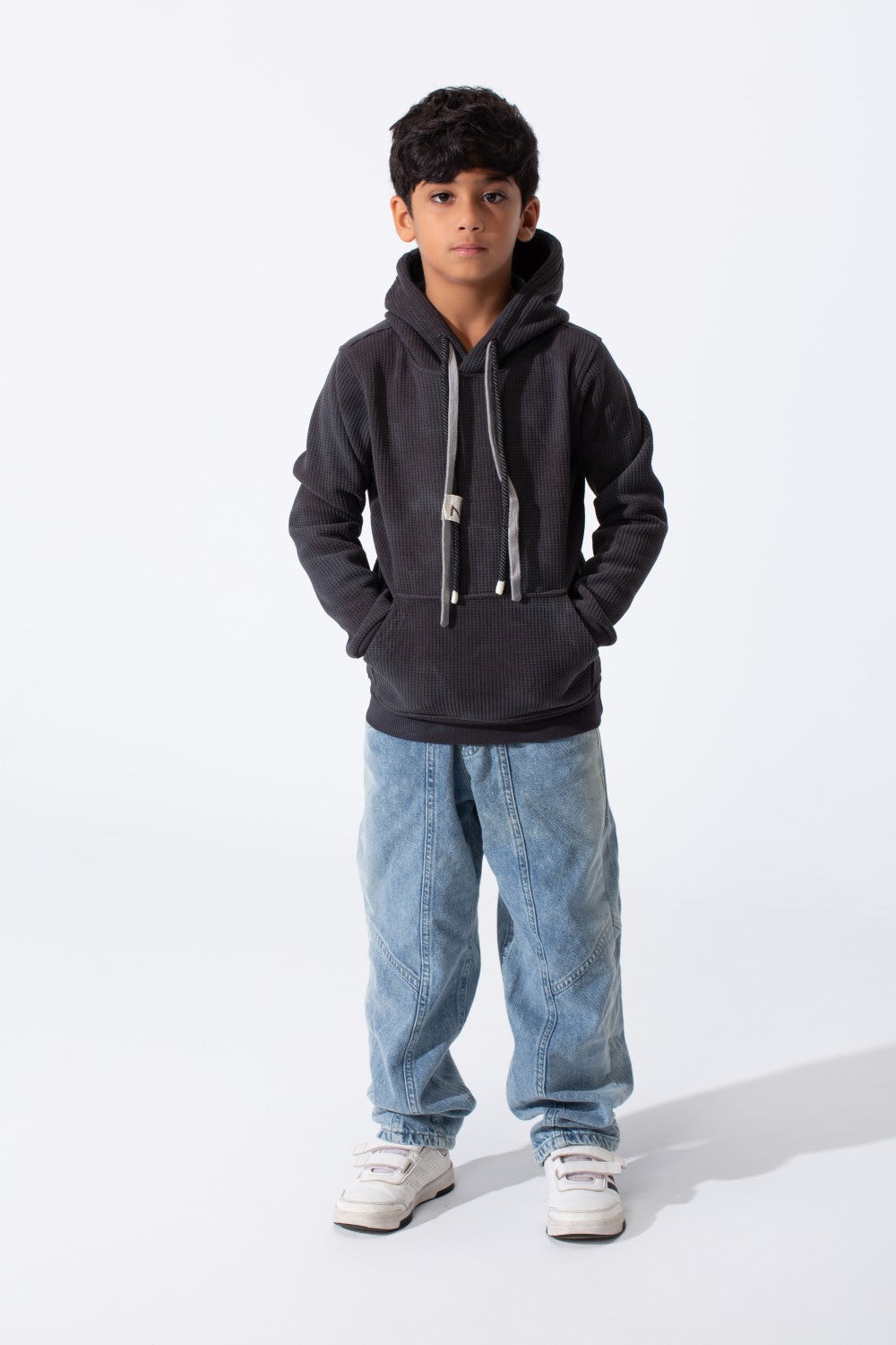 Boy's Slim Fit Washed Hood Sweatshirt With A Front Pocket And Modern Design