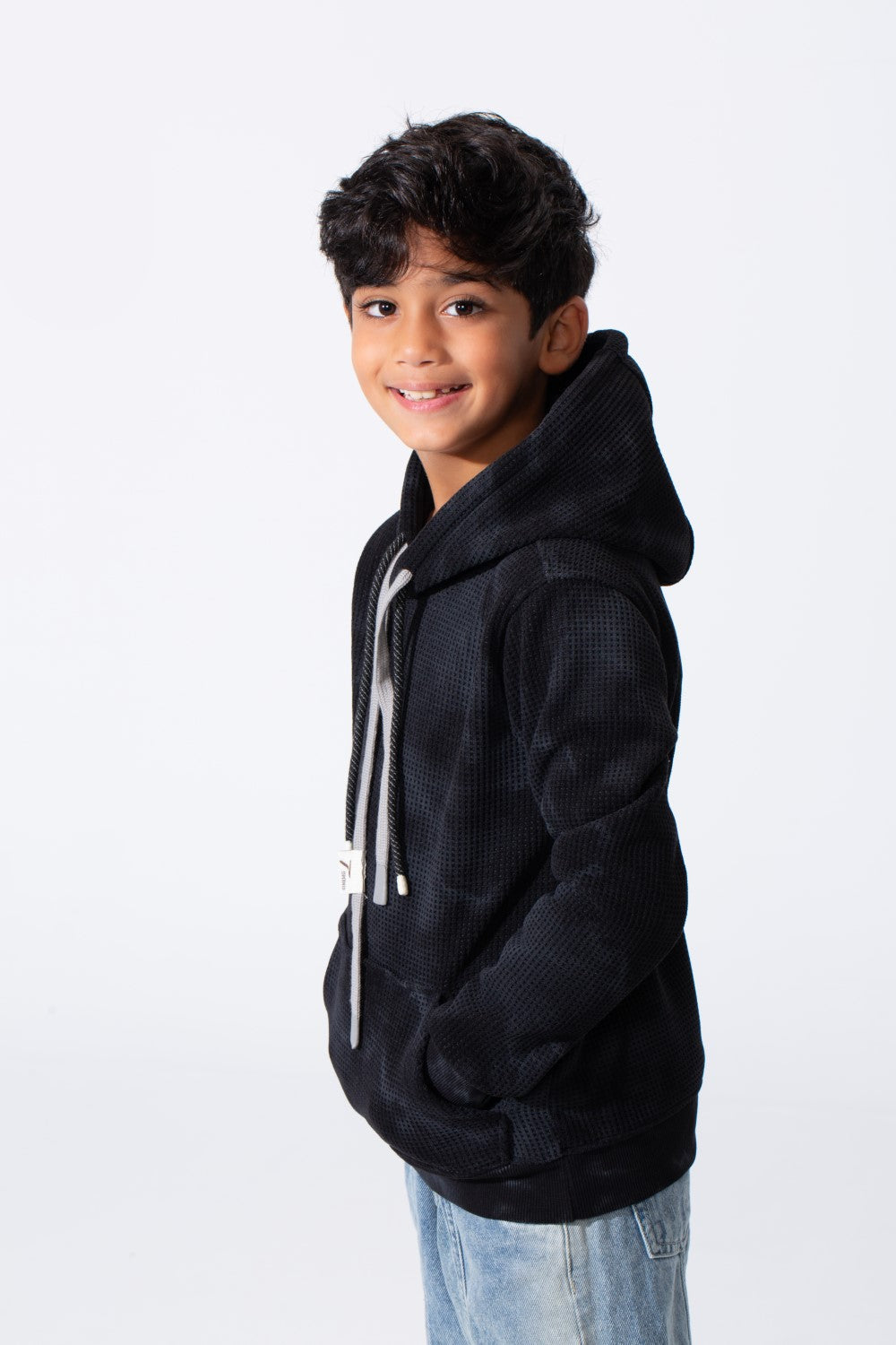 Boy's Slim Fit Washed Hood Sweatshirt With A Front Pocket And Modern Design