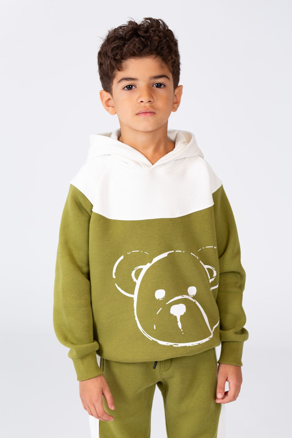 Boy's Winter Training Suit Made Of Two Colors Printed On The Front Made Of Milton Material