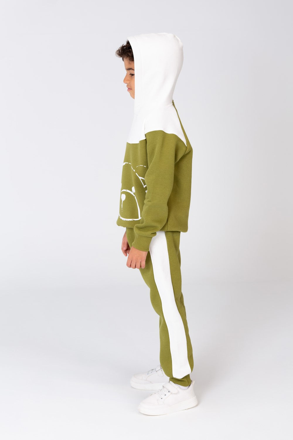 Boy's Winter Training Suit Made Of Two Colors Printed On The Front Made Of Milton Material