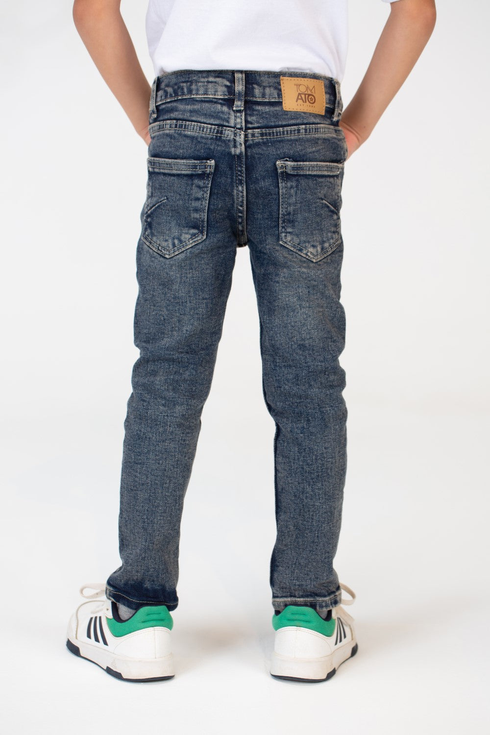 Boy's Jeans Cutting Pants With Badge Tomato From The Back
