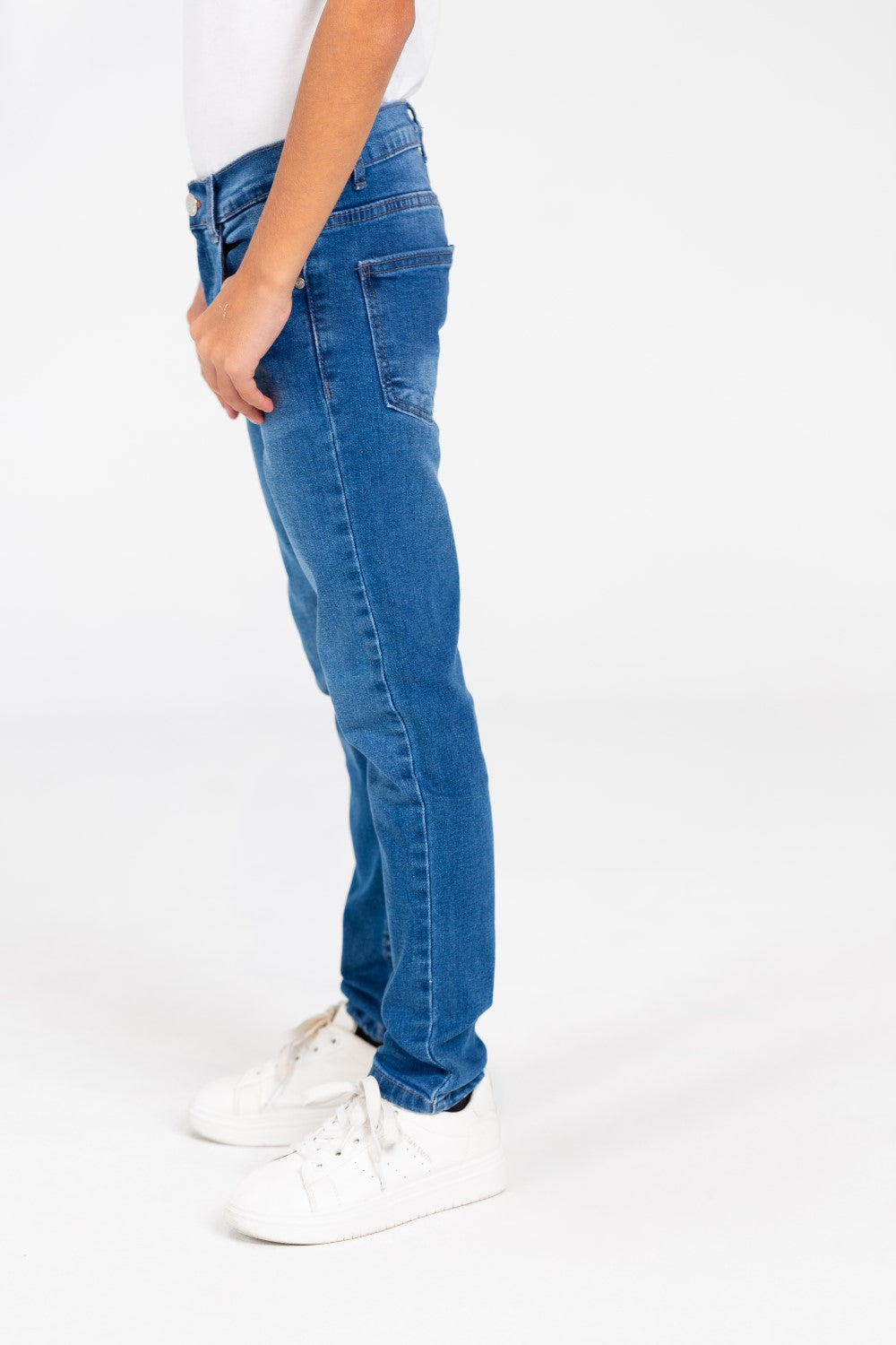 Boy's Jeans Pants With A Slim Fit And Basic Details