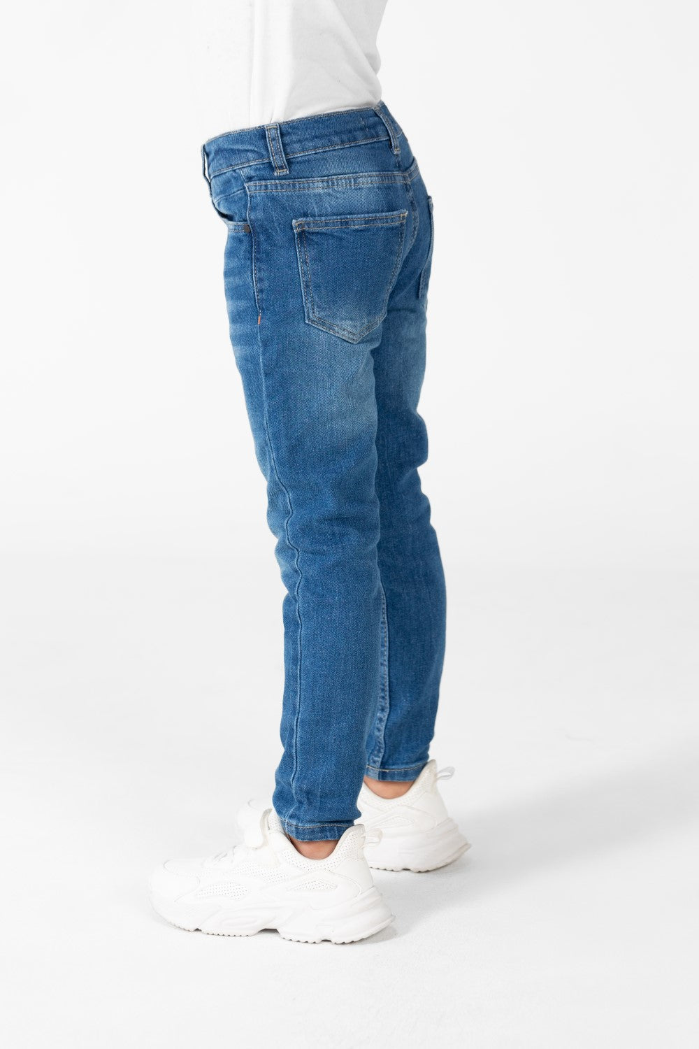 Boy's Jeans Pants With Basic Details And Five Pockets
