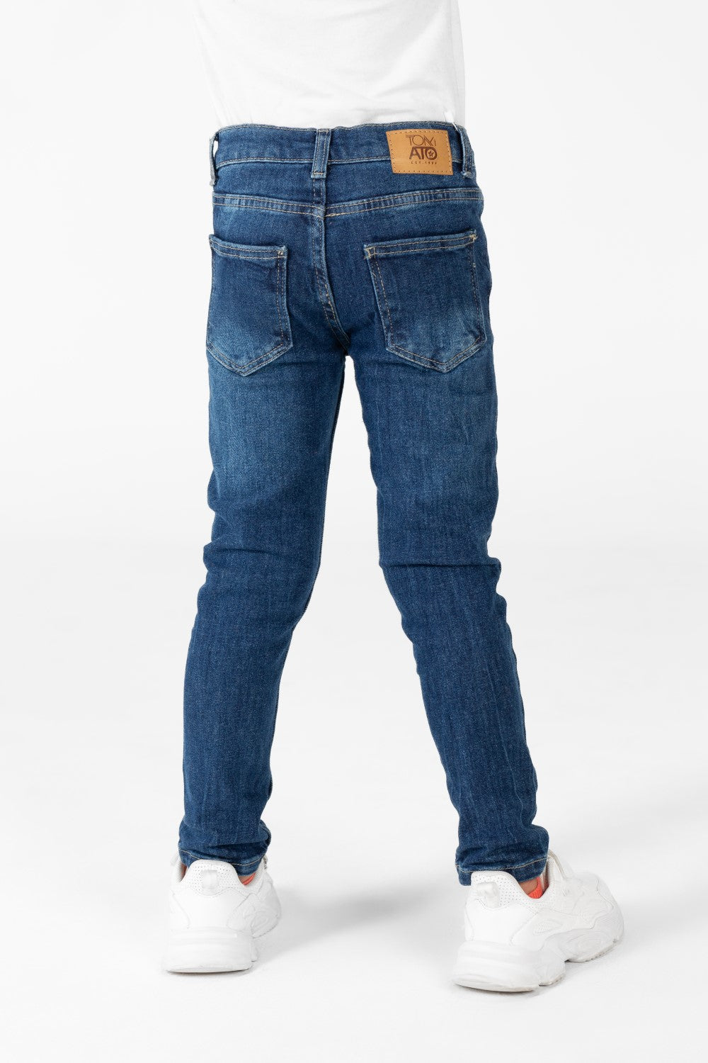 Boy's Jeans Pants With Basic Details And Five Pockets