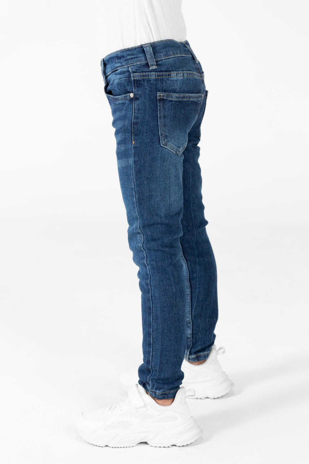 Boy's Jeans Pants With Basic Details And Five Pockets