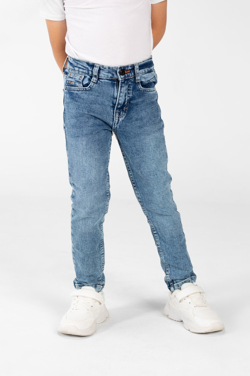 Boy's Jeans Pants With Basic Details And Five Pockets