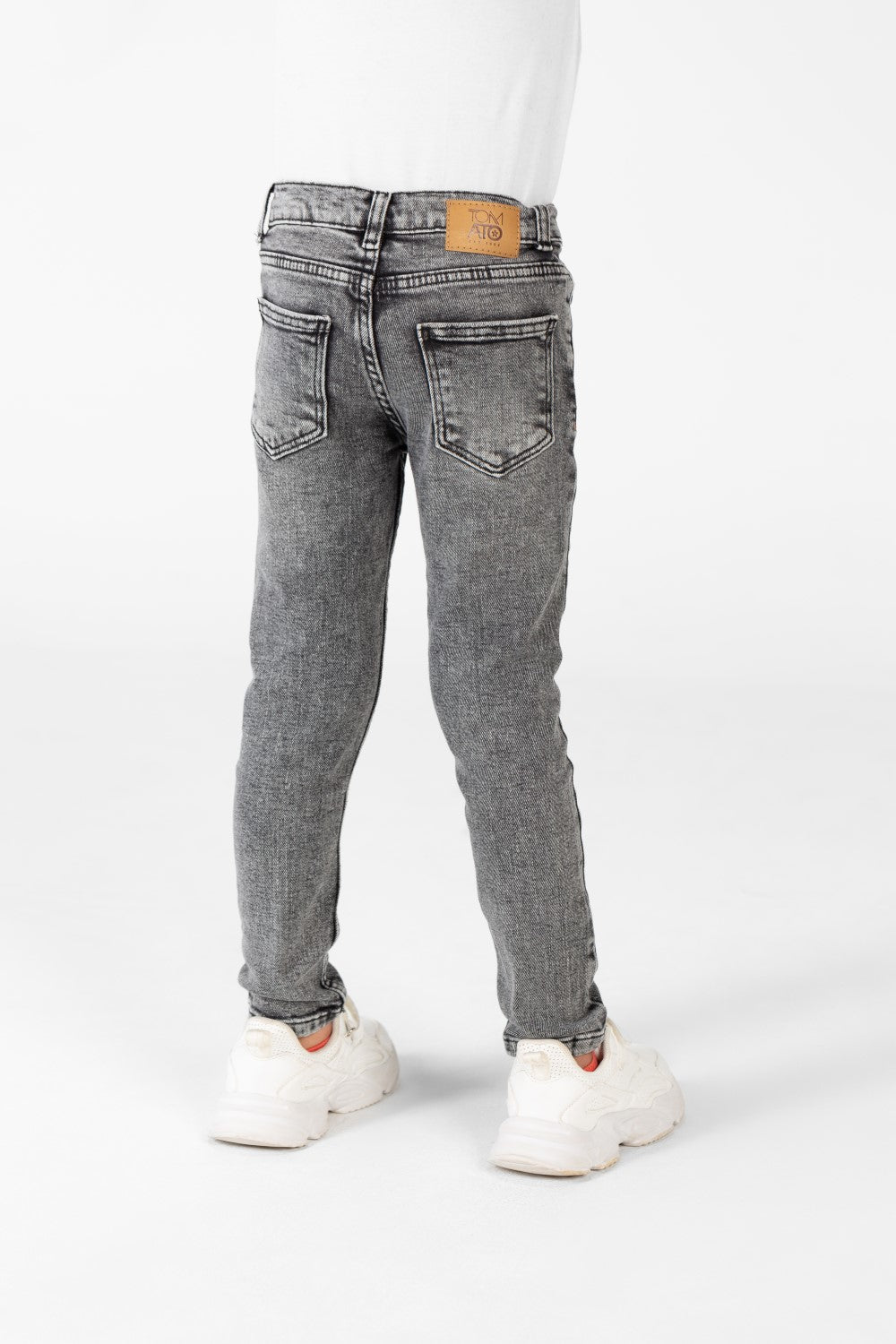 Boy's Jeans Pants With Basic Details And Five Pockets