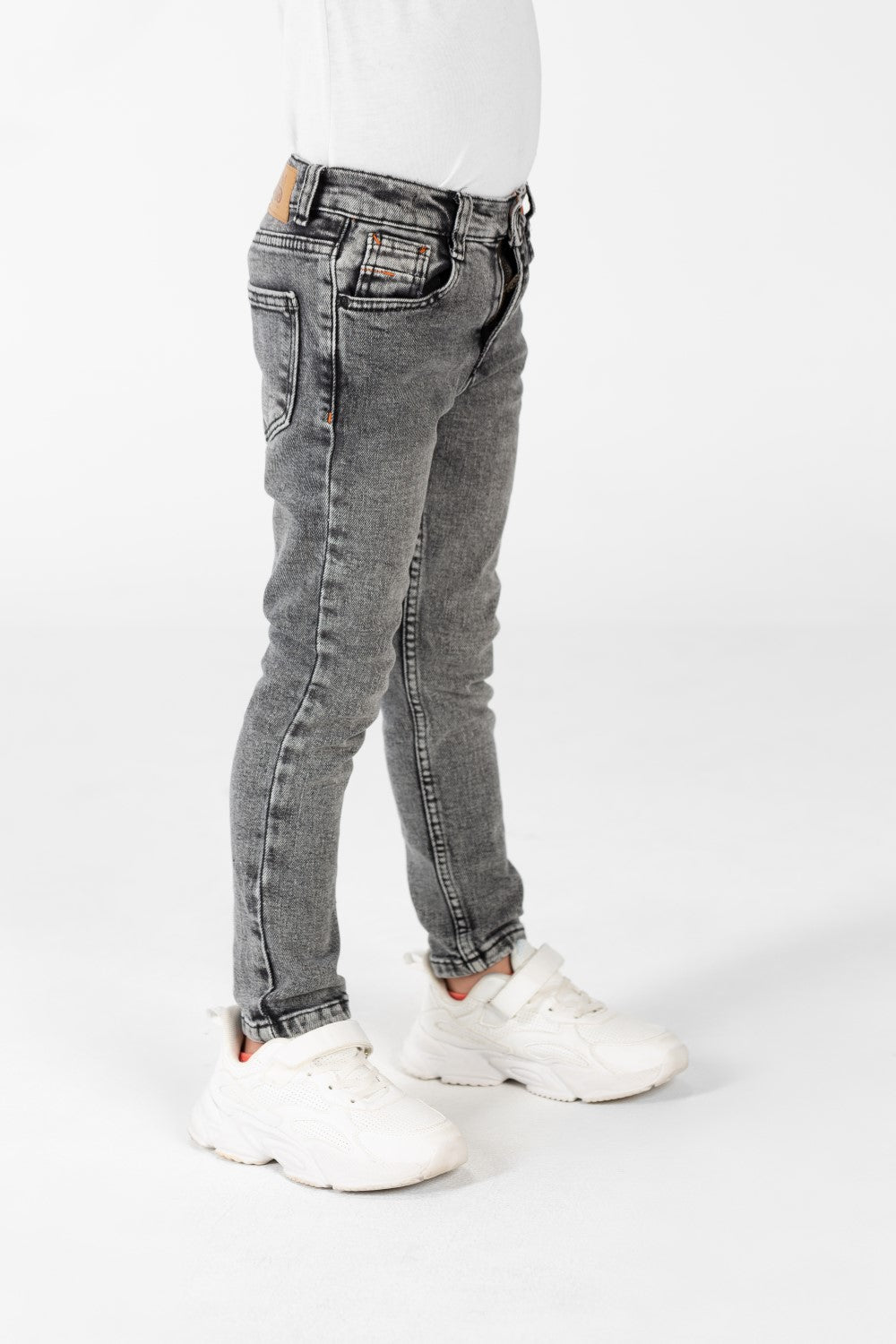 Boy's Jeans Pants With Basic Details And Five Pockets