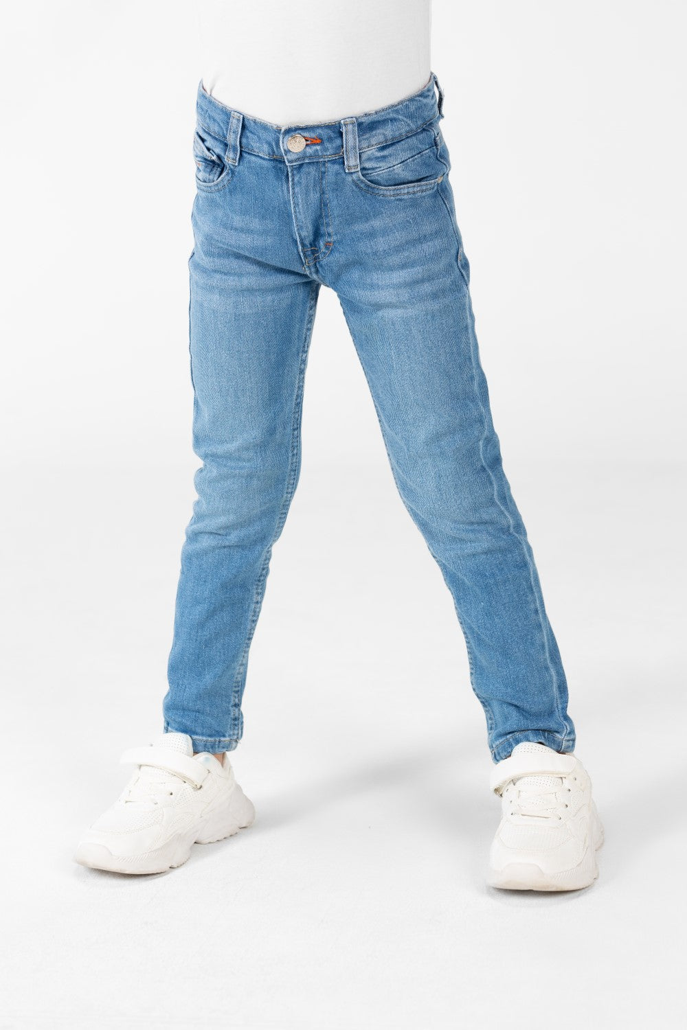 Boy's Jeans Pants With Basic Details And Five Pockets