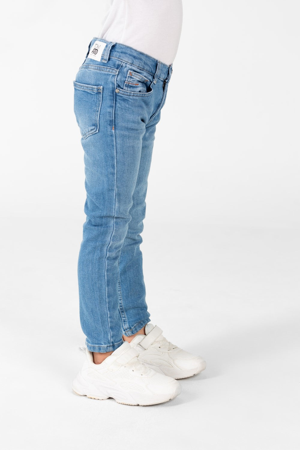 Boy's Jeans Pants With Basic Details And Five Pockets