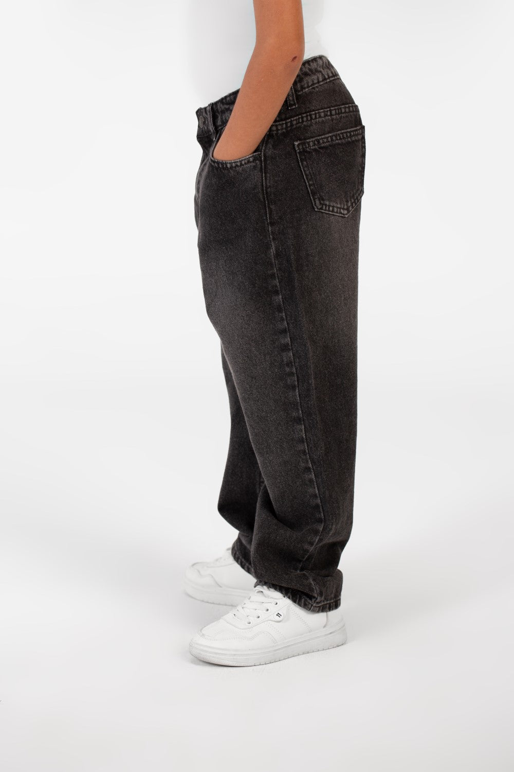 Boy's Wide Leg Jeans Pants With Five Pockets And Modern Design