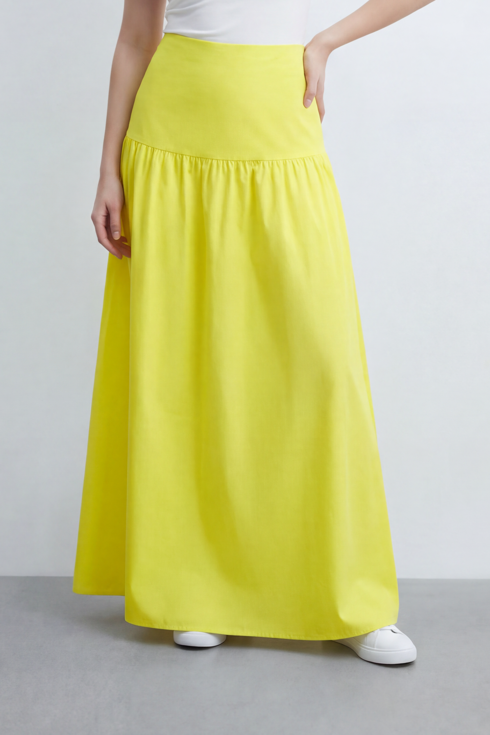 Women’s Tomato Store Sculpted Yoke Maxi Skirt Clean Matte Surface Drop Seam Gathering Builds Soft Volume Natural Crease Finish