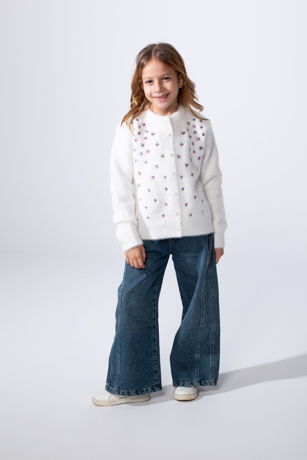 Girl's long Sleeve Round Neck Adorned With Flores Pattern Pearl Button Down Slim Fit Luxurious Knit Warmth Pullover