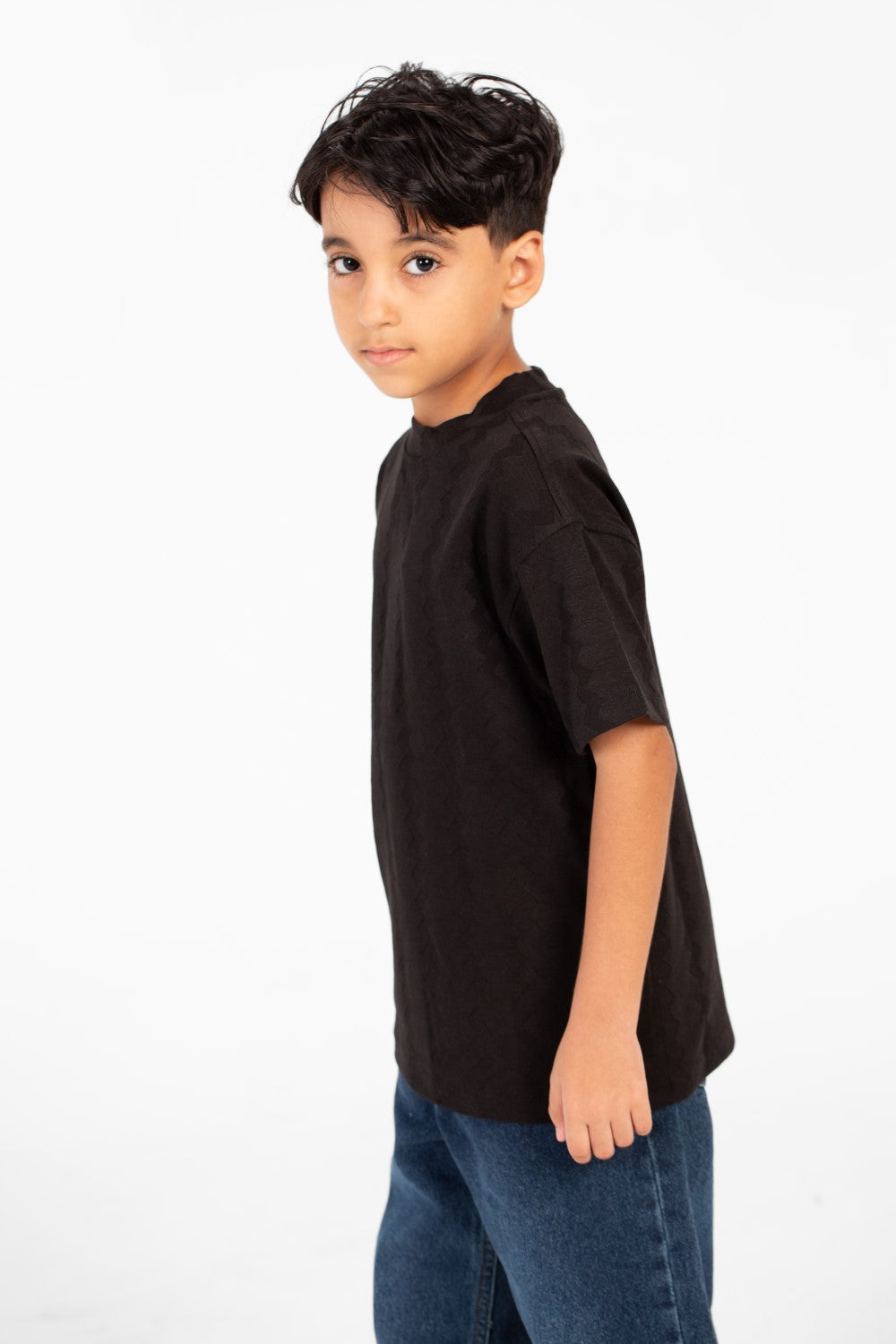 Boy's Basic Round Neck T-Shirt With Modern Design And Short Sleeves