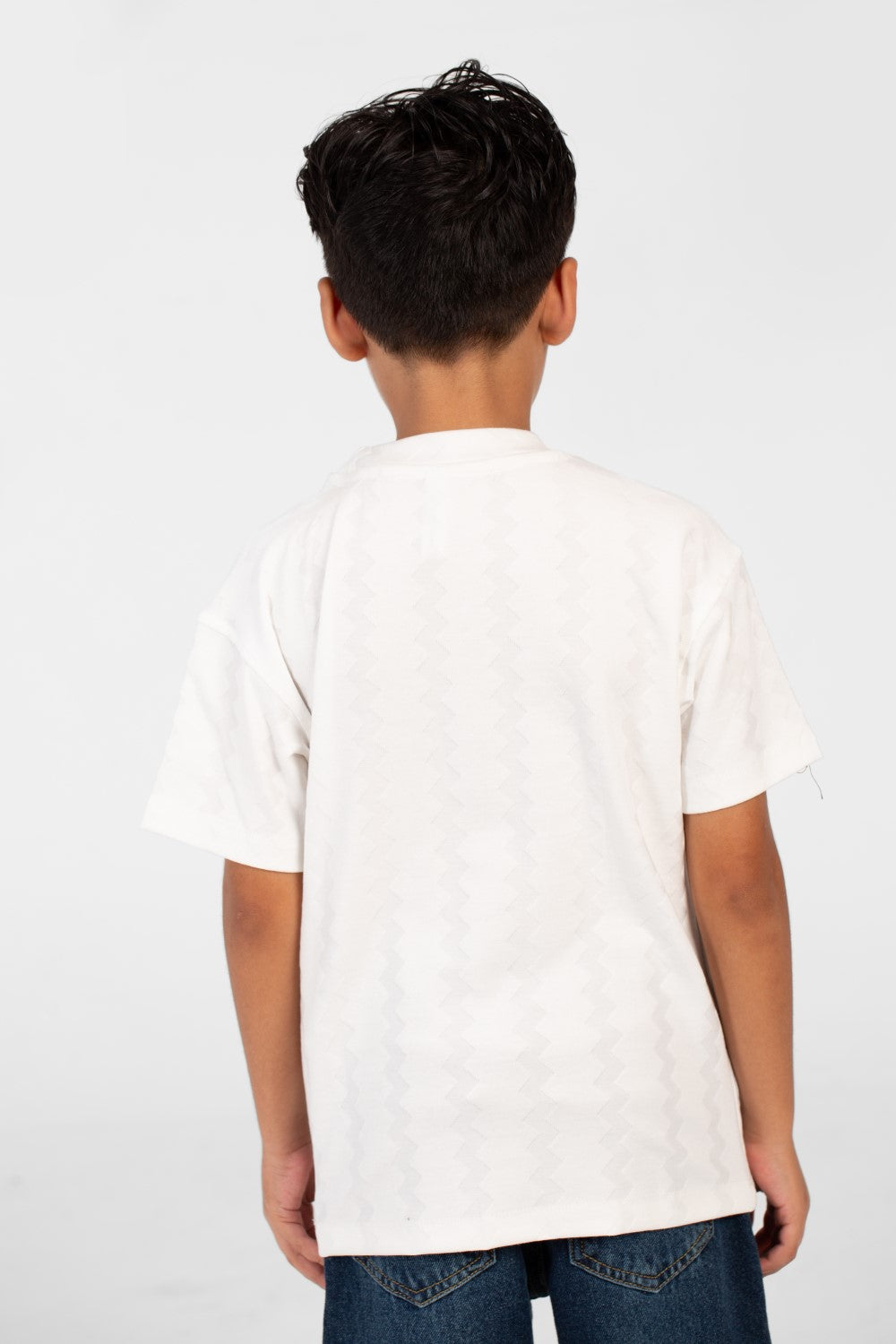 Boy's Basic Round Neck T-Shirt With Modern Design And Short Sleeves