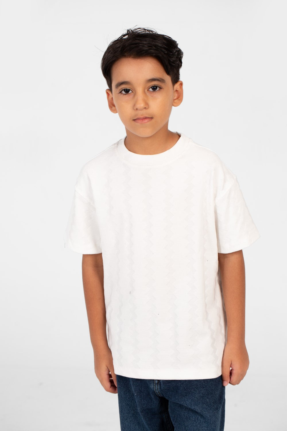 Boy's Basic Round Neck T-Shirt With Modern Design And Short Sleeves