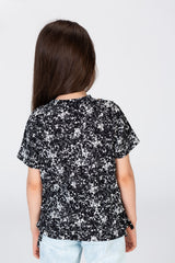Girls Blouse With Elastic On The Side And A Necklace Around The Neck