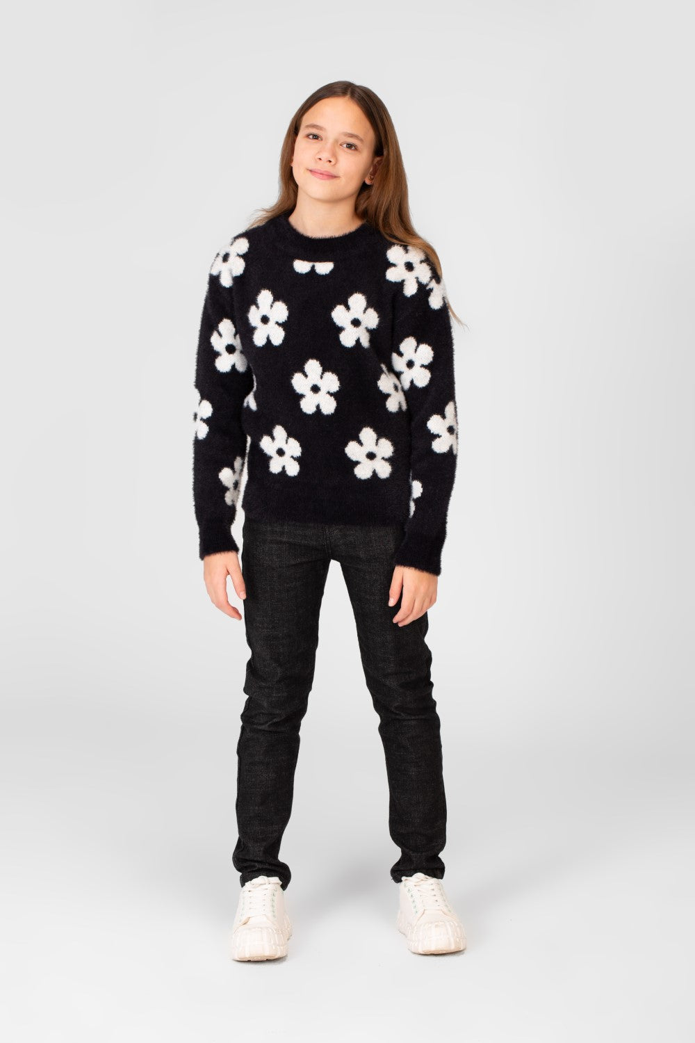 Girl's Floral Printed Round Neck Pullover In A Modern Cut