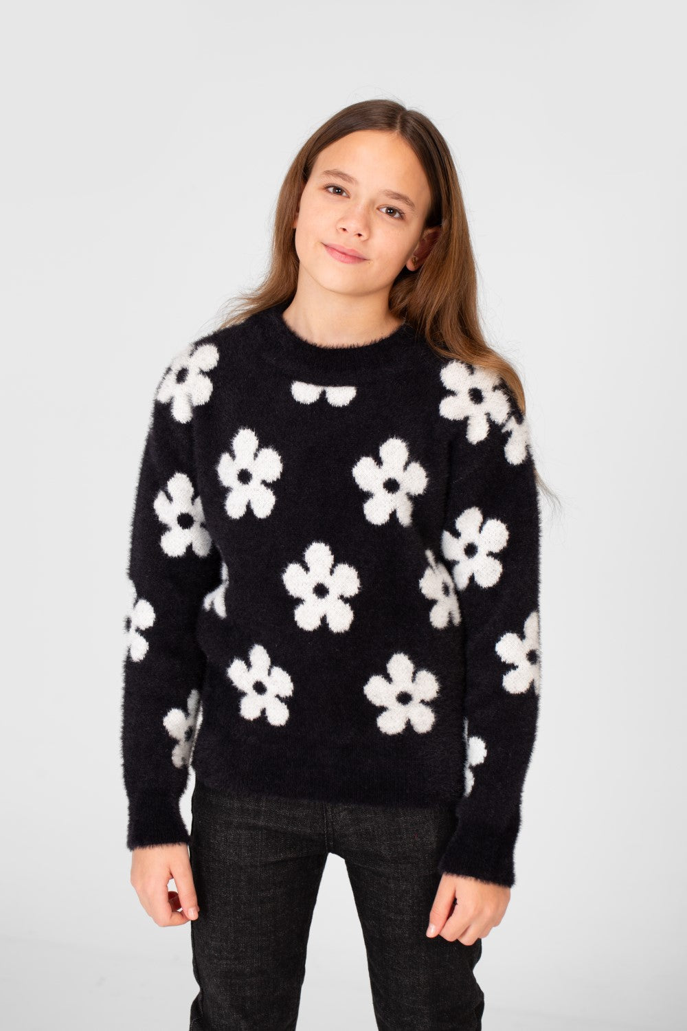 Girl's Floral Printed Round Neck Pullover In A Modern Cut