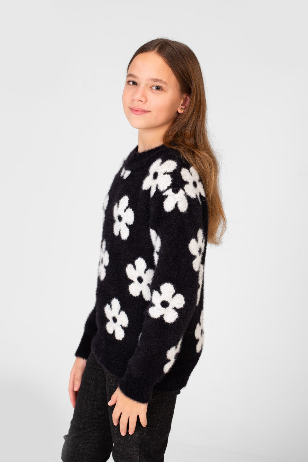 Girl's Floral Printed Round Neck Pullover In A Modern Cut