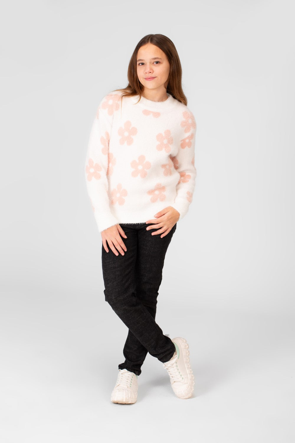 Girl's Floral Printed Round Neck Pullover In A Modern Cut