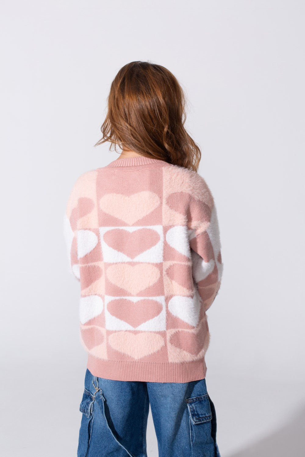Girl's Round Neck Long Sleeves Pullover With A Heart Print In A Modern Details