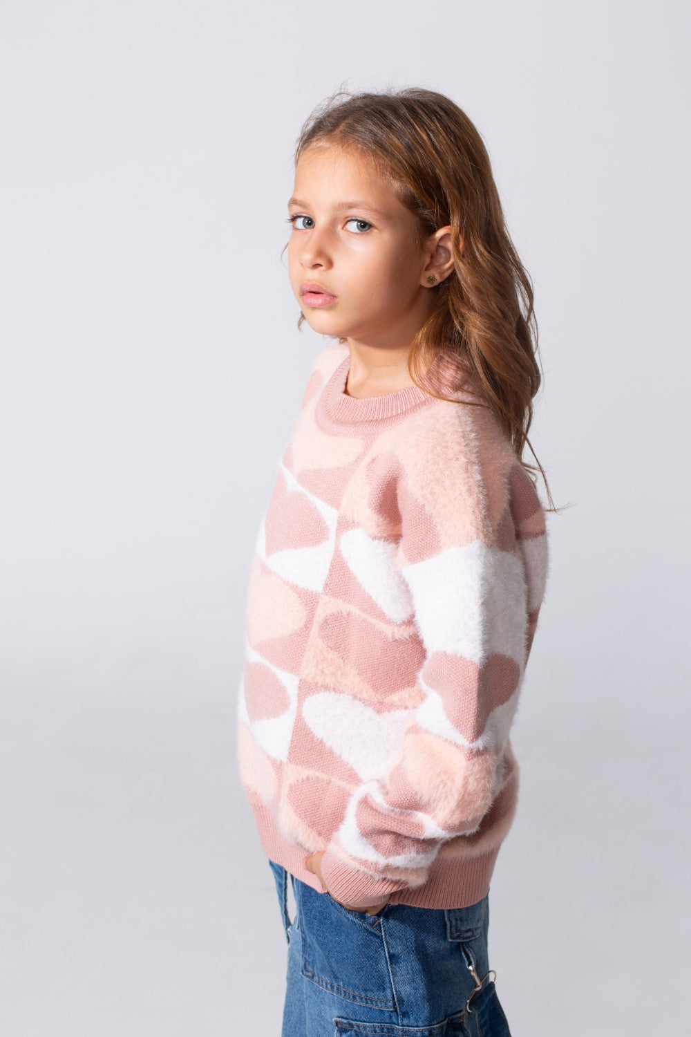 Girl's Round Neck Long Sleeves Pullover With A Heart Print In A Modern Details
