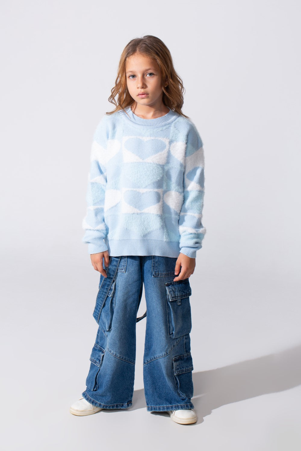 Girl's Round Neck Long Sleeves Pullover With A Heart Print In A Modern Details