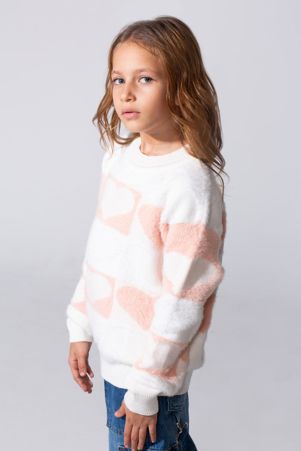 Girl's Round Neck Long Sleeves Pullover With A Heart Print In A Modern Details