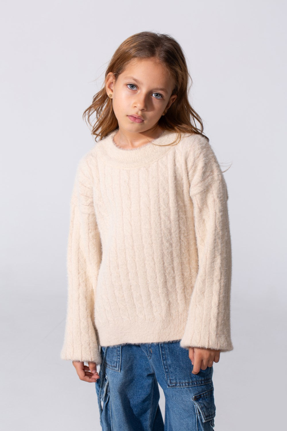 Girl's Basic Plain Pullover With A Round Neck And Long Sleeves