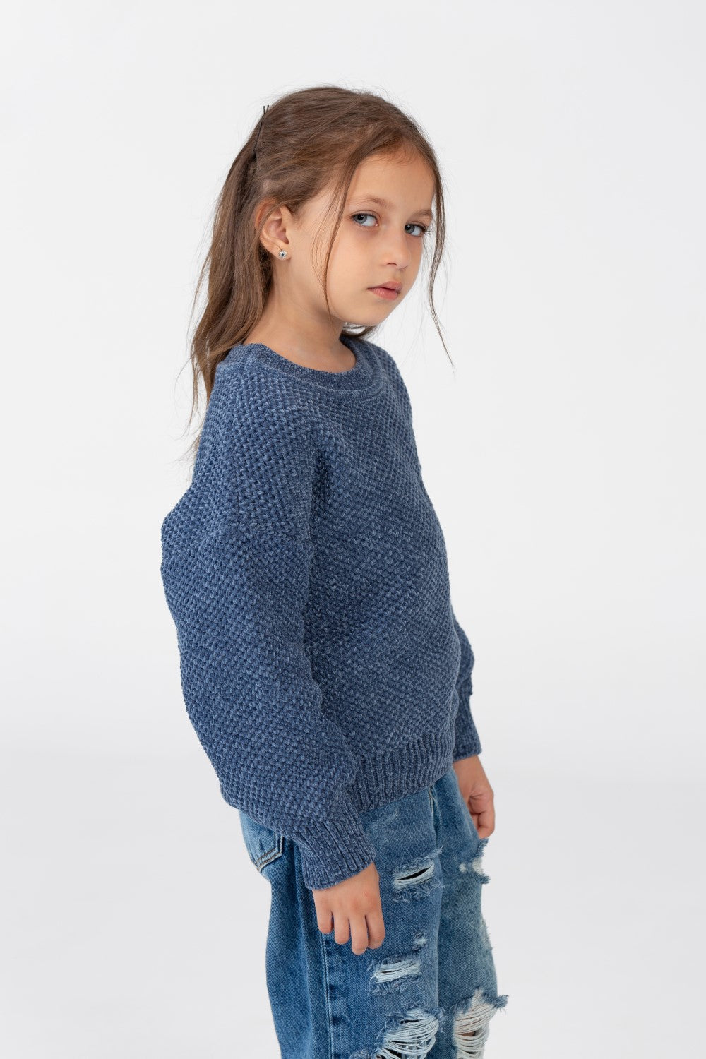 Girl's Velvet Pullover With Round Neck And Long Sleeves