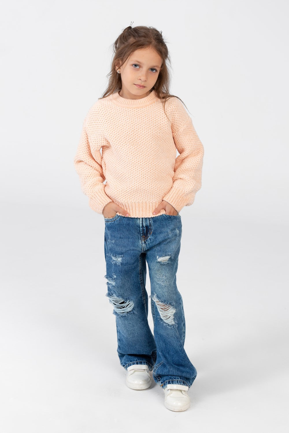 Girl's Velvet Pullover With Round Neck And Long Sleeves
