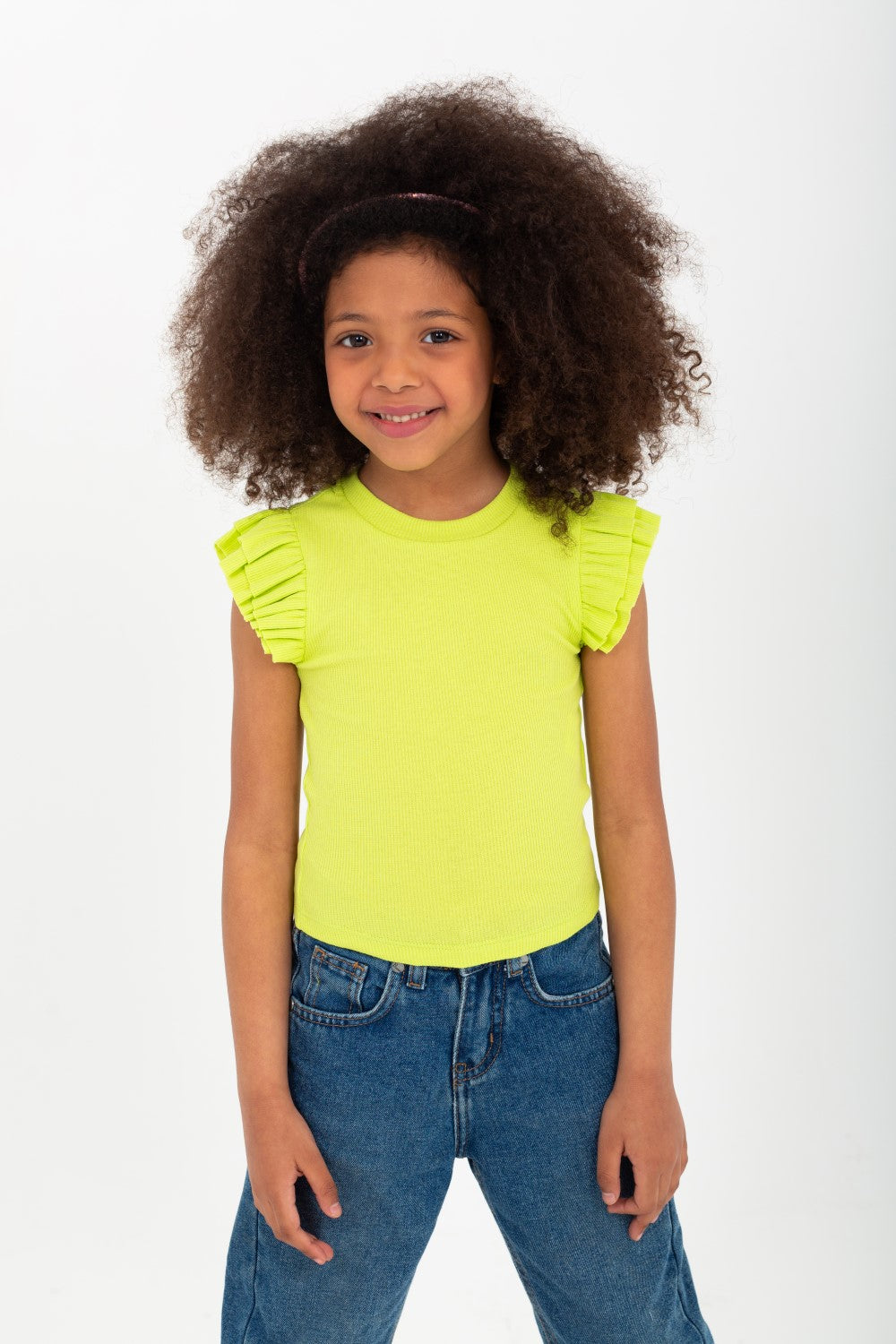 تي شيرت للبنات بكشكش على الكتف ومادة فريدة