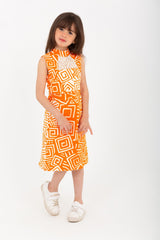 فستان بنات بياقة عالية من خامة مريحة وتفاصيل فريدة