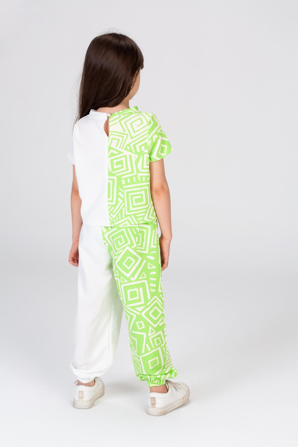 طقم صيفي للبنات مميز بخامة مريحة