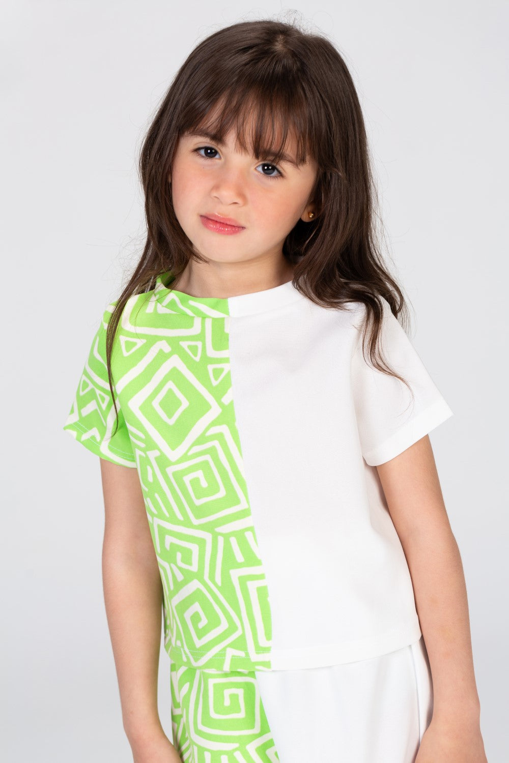 طقم صيفي للبنات مميز بخامة مريحة