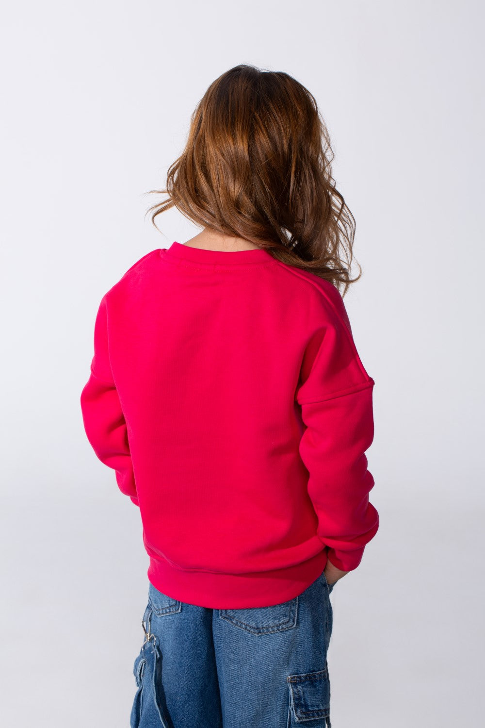 Girl's Slim Fit Sweatshirt With A Front Print And Round Neck