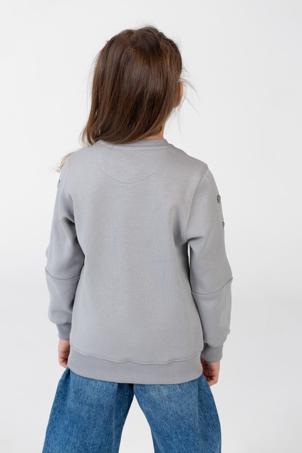 Girls' sweatshirt with a round neck and a print on the front