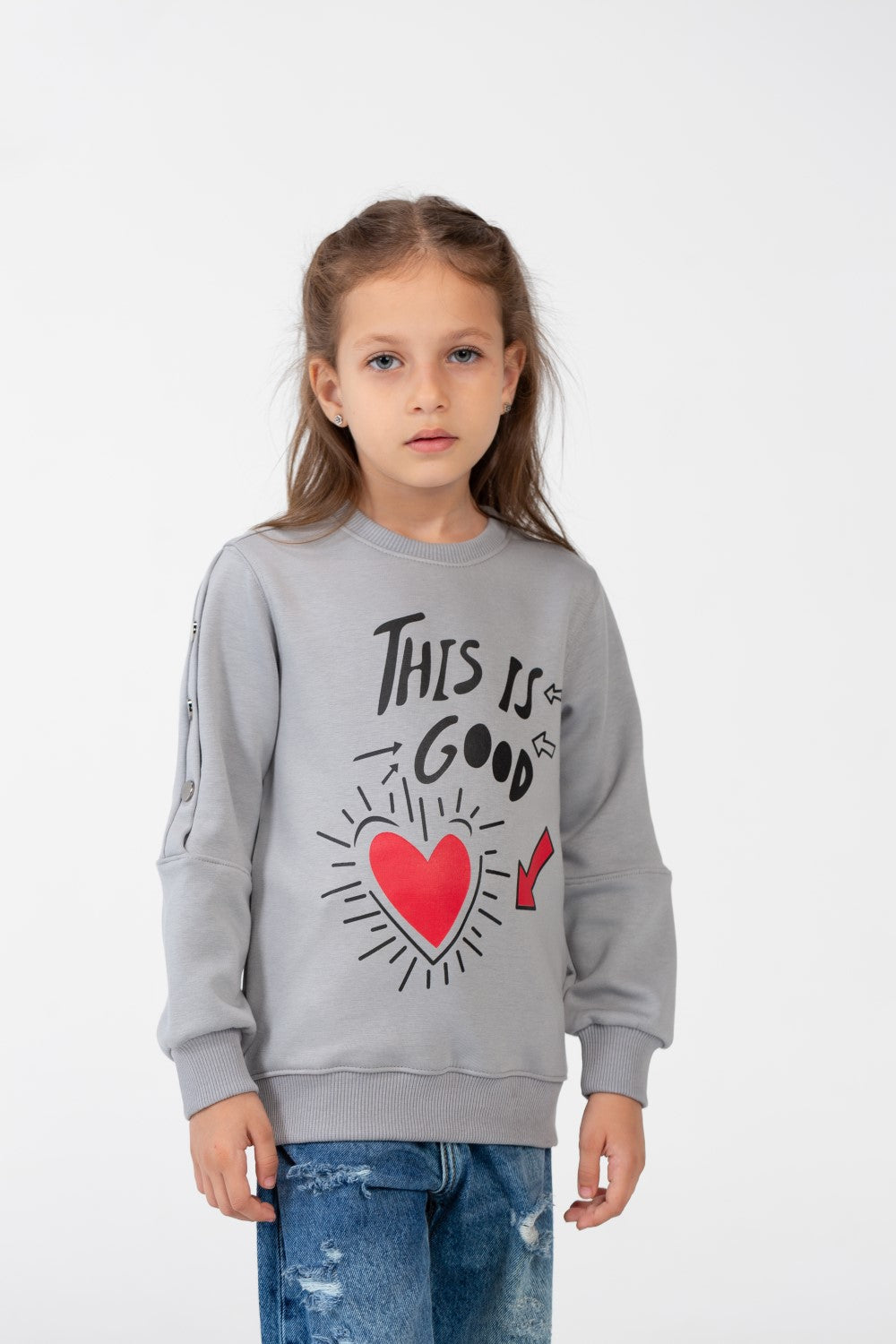 Girls' sweatshirt with a round neck and a print on the front