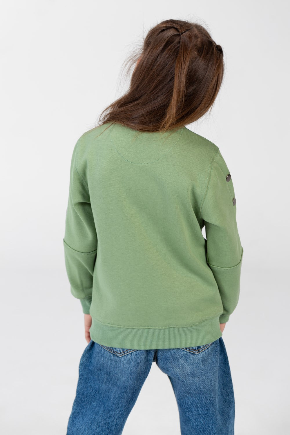 Girls' sweatshirt with a round neck and a print on the front