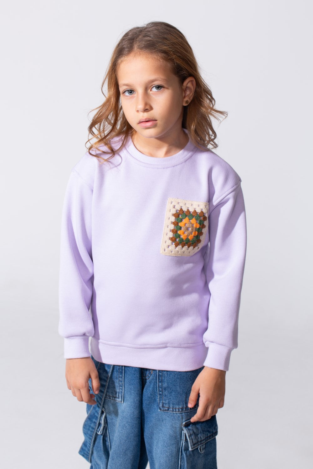 Girl's Slim Fit Sweatshirt With A Round Neck And Front Print