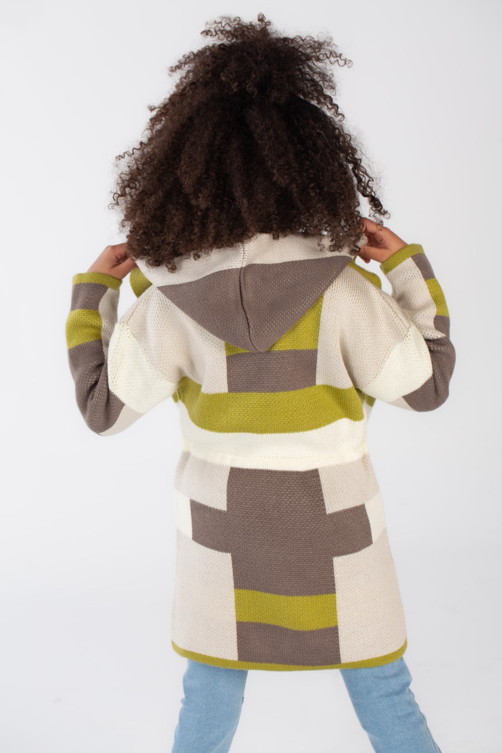 طقم صوف طويل للبنات بقصة عادية وياقة عالية مع طقم داخلي