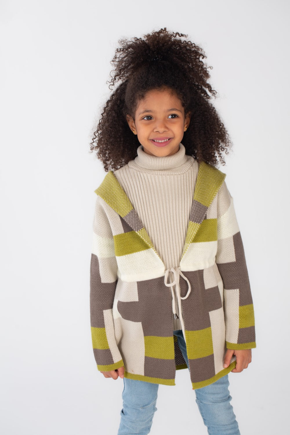 طقم صوف طويل للبنات بقصة عادية وياقة عالية مع طقم داخلي