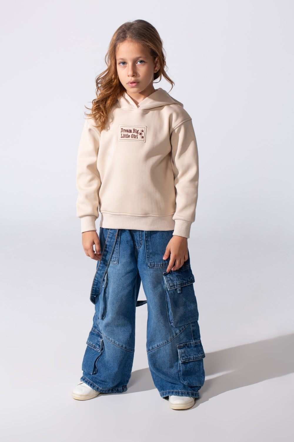 Girl's Slim Fit Hood Sweatshirt With A Front Text Print