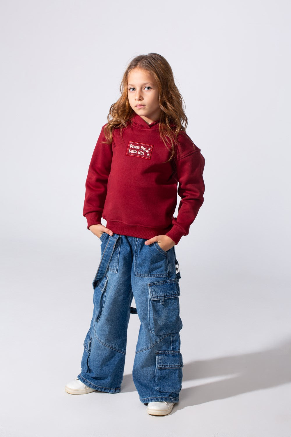 Girl's Slim Fit Hood Sweatshirt With A Front Text Print