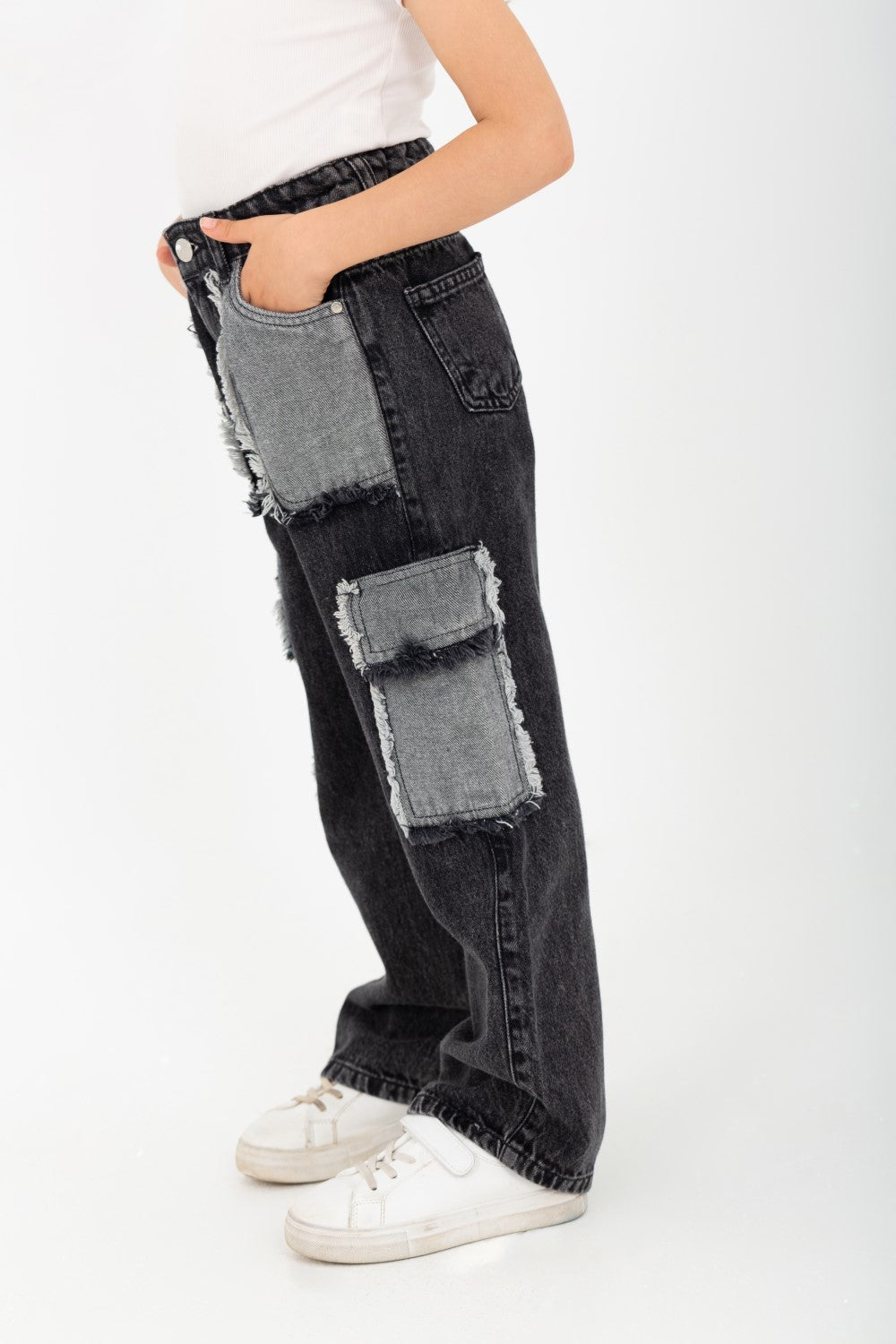 بنطلون جينز بناتي بقصة أرجل واسعة مع جيوب أمامية وخلفية وقصة فريدة