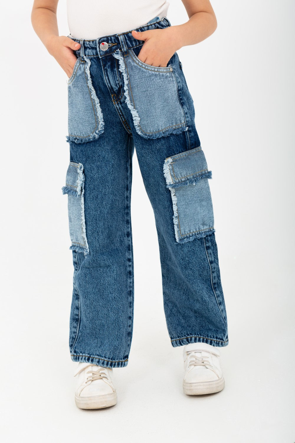 بنطلون جينز بناتي بقصة أرجل واسعة مع جيوب أمامية وخلفية وقصة فريدة