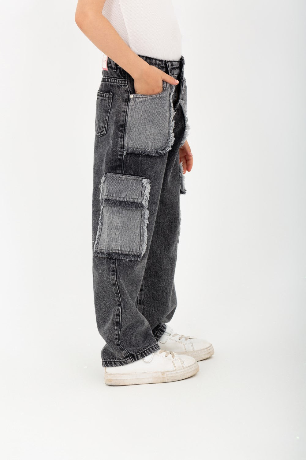 بنطلون جينز بناتي بقصة أرجل واسعة مع جيوب أمامية وخلفية وقصة فريدة