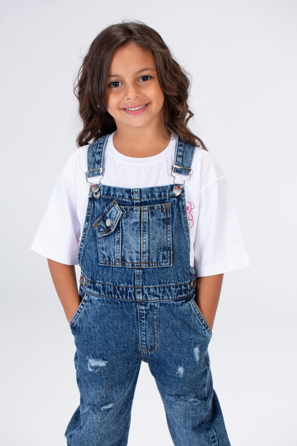 جمبسوت جينز بوي فريند بقصّة مريحة للبنات مع جيوب جانبية وخلفية وتصميم فريد